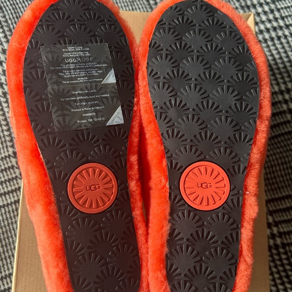 UGG BRAND NEW! Vibrant Orange Fluffy Slippers - Picture 4 of 8